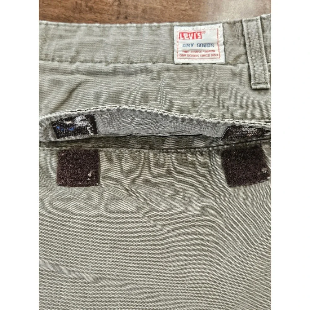 VTG 90s Skater Levis Mens Grunge Cargo Shorts size 38 Gray Canvas Utility Work